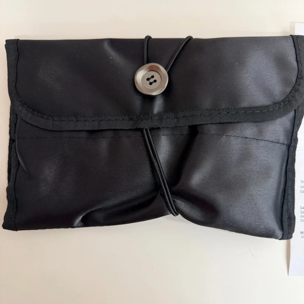 Source Unknown Black Roll-Up Makeup Organizer